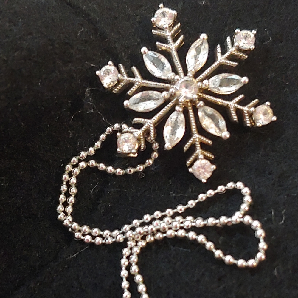 White Sapphire Silver Snowflake Necklace